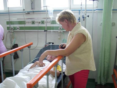 Copil de 8 ani, din Vaslui, dus în comă alcoolică la spital, după ce a băut țuică