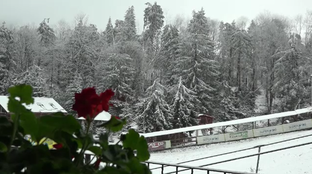 Pensiunile din Maramureș, pregătite pentru minivacanța de 1 decembrie. Turiștii, așteptați pe pârtie