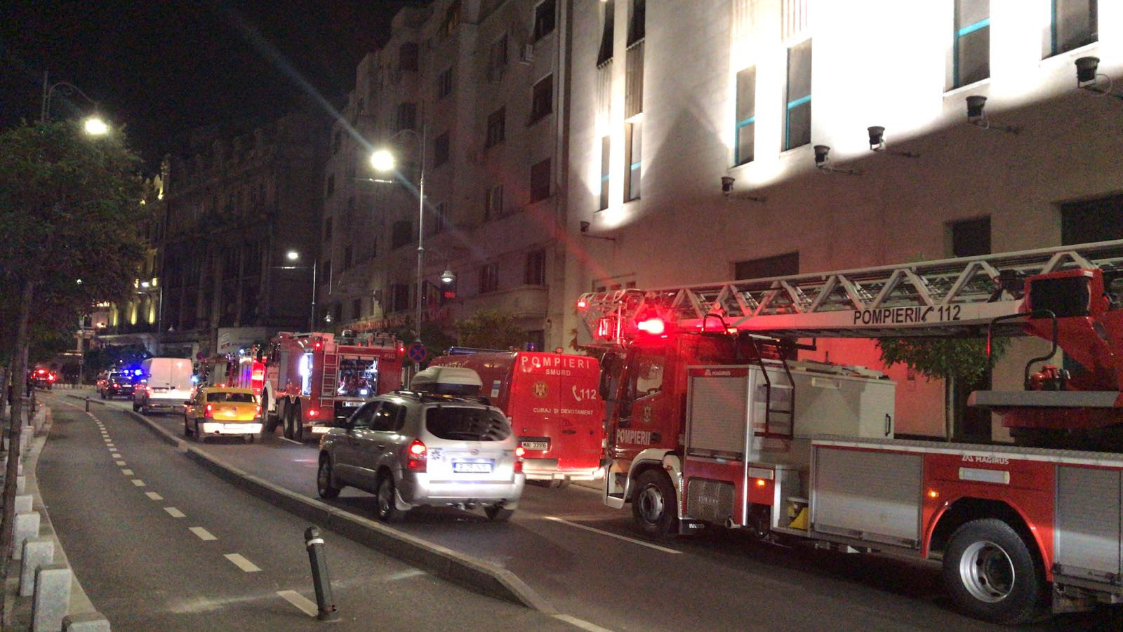 Intervenție a pompierilor la Teatrul ”Constantin Tănase” din Capitală. Scena, învăluită în fum