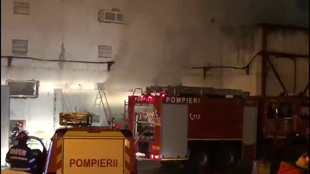 Incendiu violent într-o sală de sport din Cluj: 70 de persoane au fost evacuate