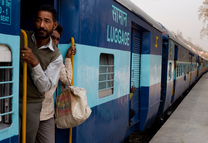 Un tren din India a călătorit timp de două ore în direcția greșită