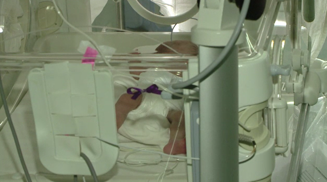 O mamă din Iași, nevoită să nască în străinătate, a obținut în instanță decontarea costurilor