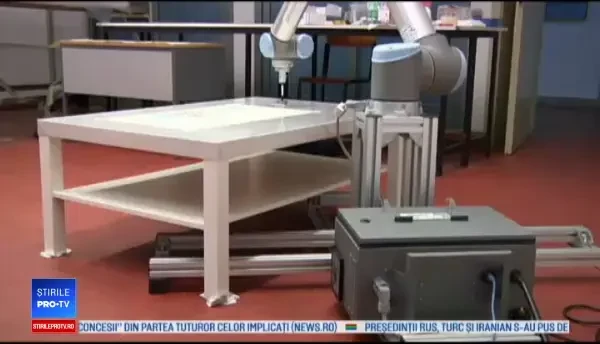 Robotul care ajută artiștii să dezvolte un nou stil de pictură