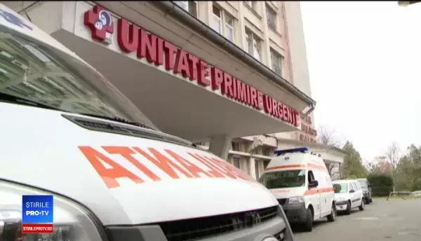 Cum se simte fetița de 2 ani care a căzut de la etaj, după ce a spart un geam cu ciocanul