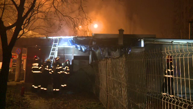 Brutărie din Sectorul 2, mistuită de flăcări. Focul ar fi pornit de la un scurtcircuit