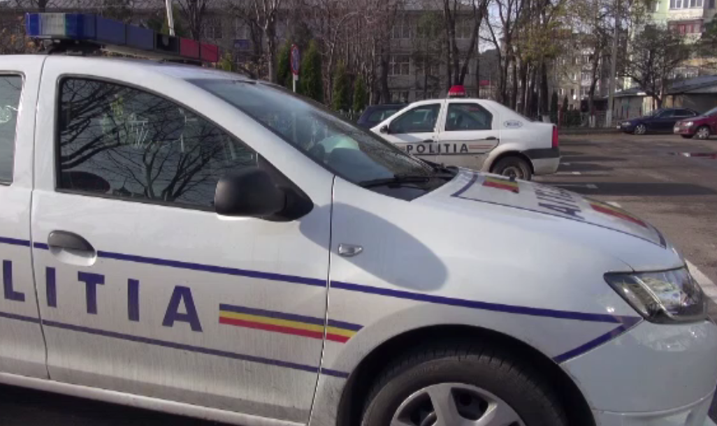 Un cerşetor care se prefăcea invalid în scaun cu rotile a furat o bicicletă, în Deva