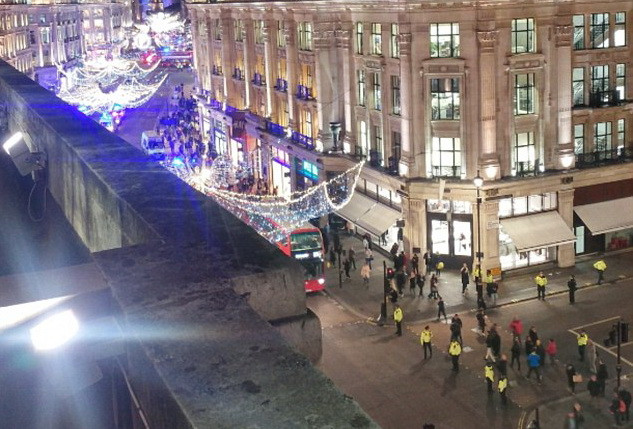 Alertă în Londra. Sute de persoane au intrat în panică de teama unui atac terorist