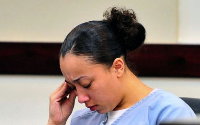 Rihanna şi alte vedete cer eliberarea unei tinere condamnate pentru uciderea unui bărbat