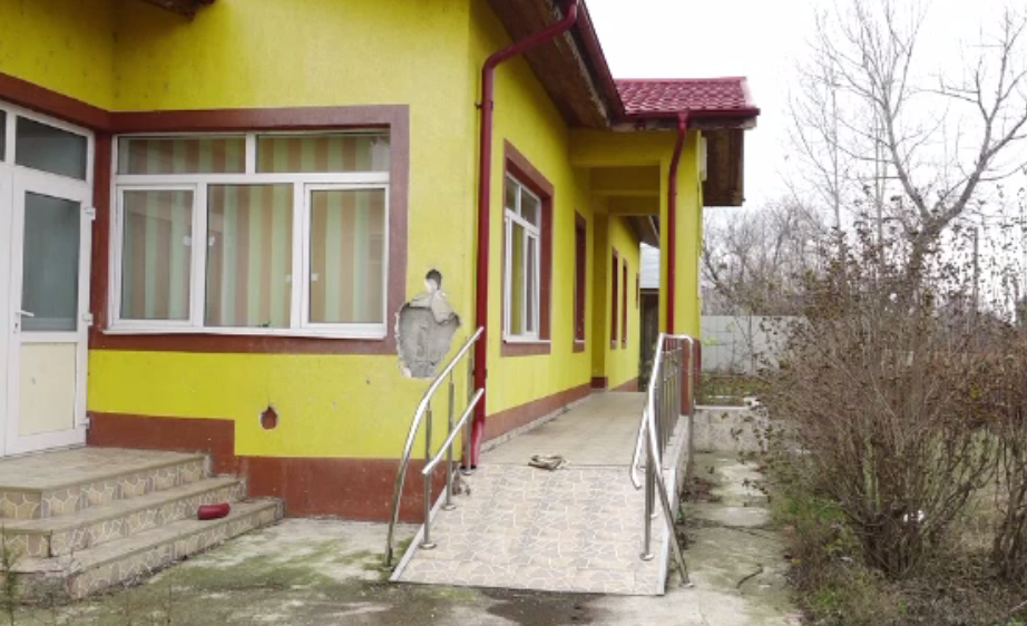 Școli și grădinițe în care s-au investit sute de mii de lei, închise din lipsă de elevi