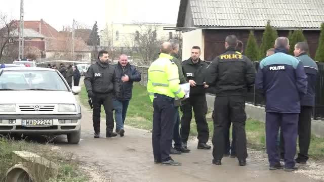Tripul asasinat din Satu Mare: polițiștii au căutat arma crimei în fântână