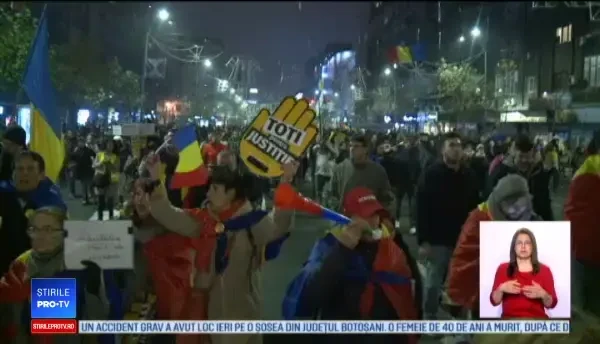 Filmul protestelor din București. 20.000 de oameni au ieșit în stradă: Ne cred proști şi chiar nu suntem