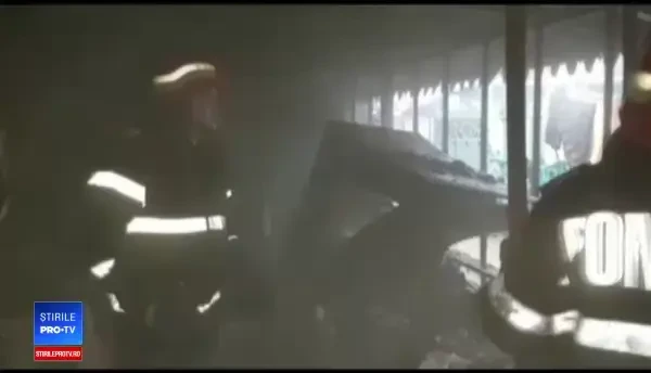 Copil de trei ani din Galați, în stare gravă la spital. S-a intoxicat cu fum în urma unui incendiu