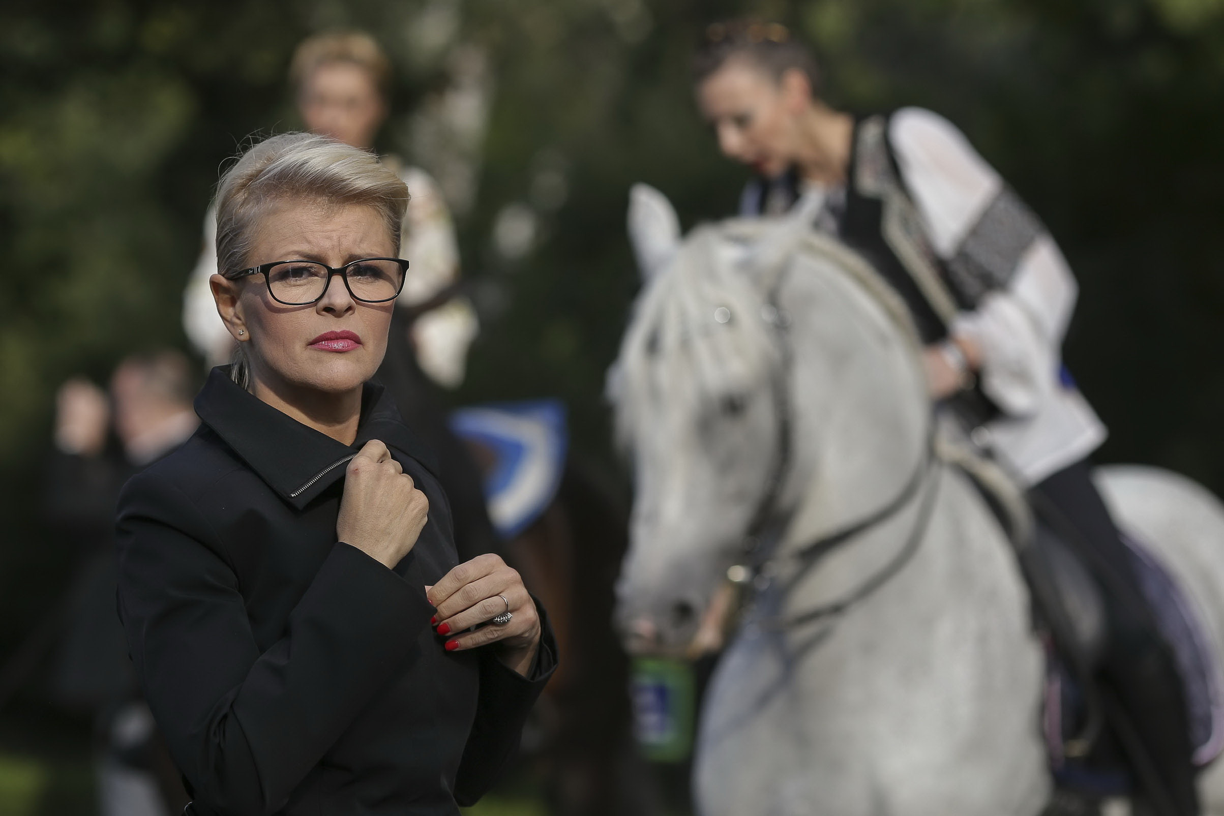 Acuzații grave la adresa Sandei Ladoși. Cântăreața se apără spunând că era ”casnică”