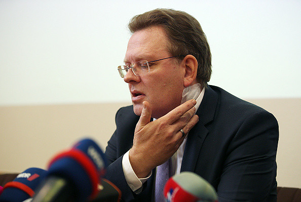 Primar promigrație din Germania, înjunghiat în gât. Angela Merkel condamnă atacul