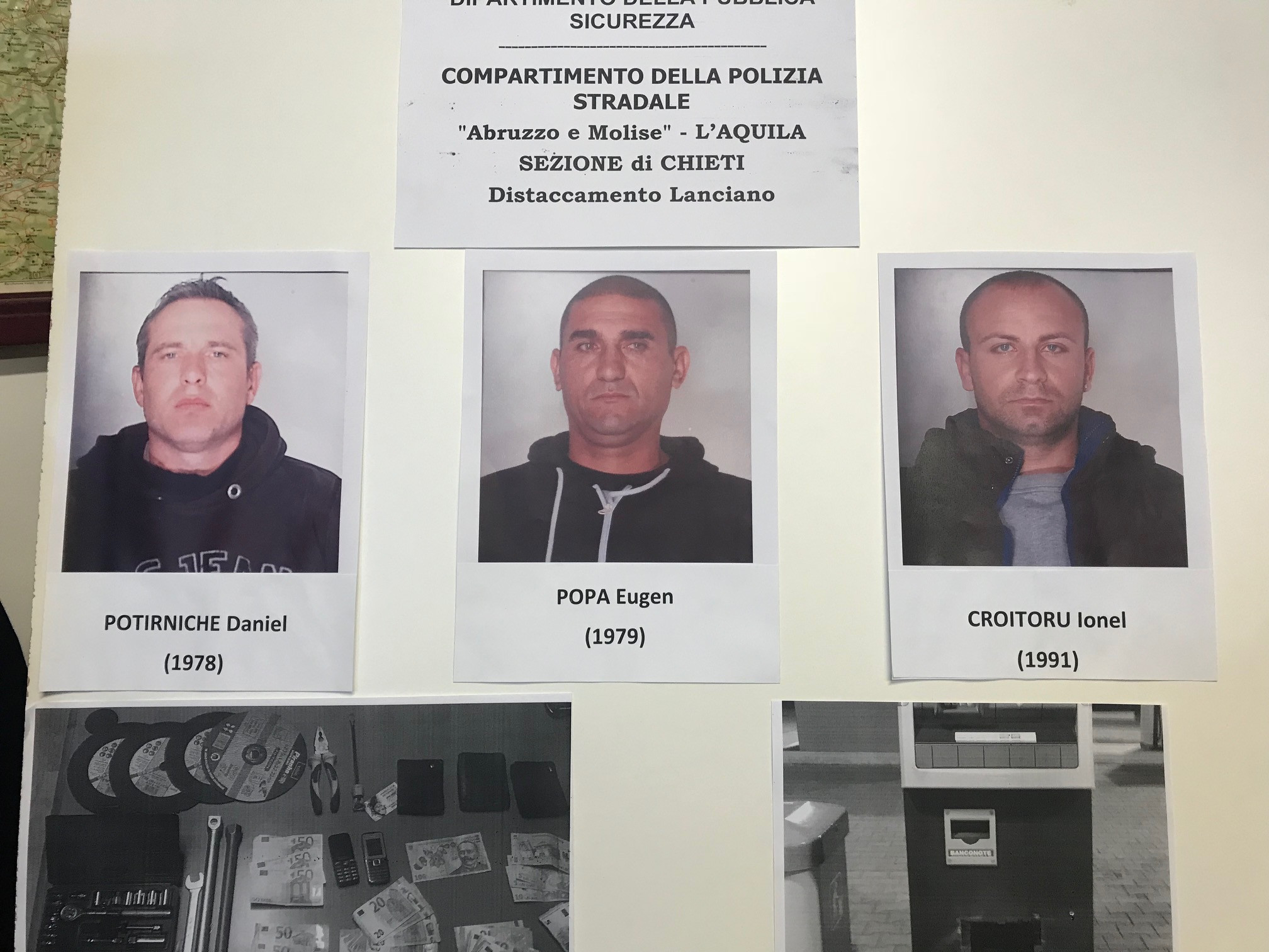 Trei români care spărgeau bancomate cu flexul, prinşi în Italia