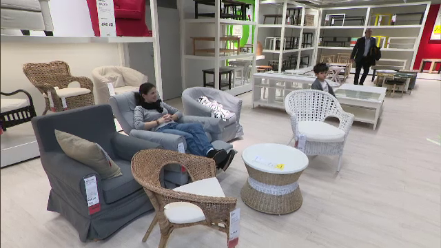 Românii plătesc, anual, sute de milioane de euro pe mobilă