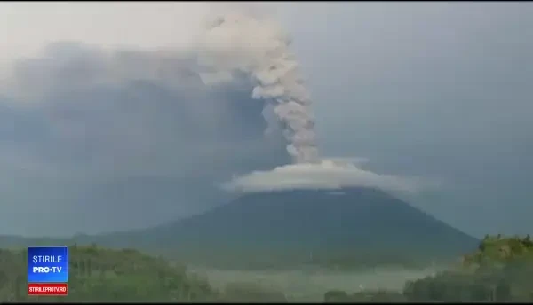 Stare de alertă maximă în Bali. Un vulcan care se pregăteşte de o erupţie majoră