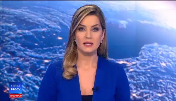 Garsoniera unui bărbat, distrusă, după ce vecinii au depozitat pietriș pe acoperiș