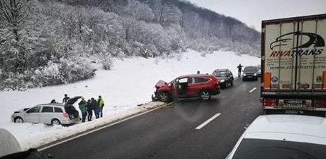 Accident grav pe DN1: patru victime