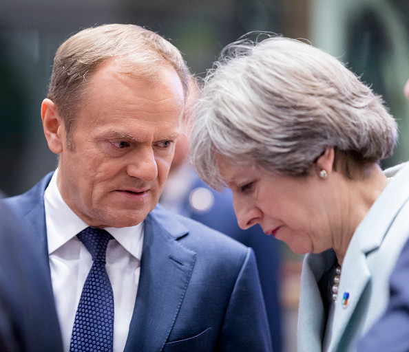 Londra și Bruxellesul, acord privind "factura" Brexit-ului. Theresa May, acuzată că se supune UE
