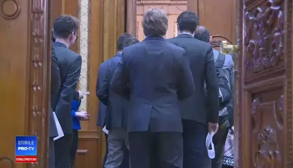 Deputaţii USR au intrat în anticamera biroului lui Liviu Dragnea