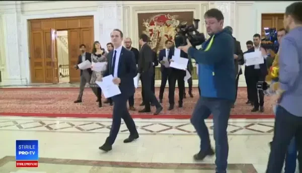 Scandal în Parlament. Rog papagalii statului paralel să respecte suveranitatea poporului român
