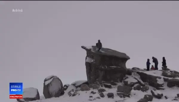 Aventura vieții pentru 100 de turiști care au vrut să vadă piramida solară de la Sfinx