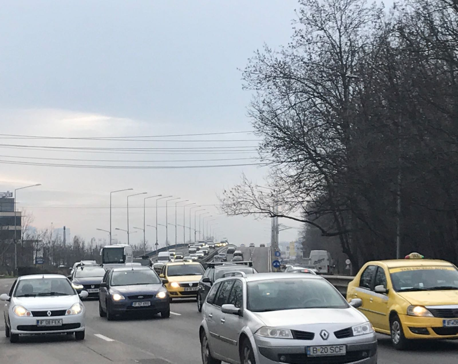 Trafic aglomerat pe DN 1. Coloană de 6 kilometri formată spre Brașov