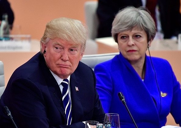 Motivul pentru care Theresa May îi cere lui Trump să evite Londra în timpul vizitei sale din Marea Britanie