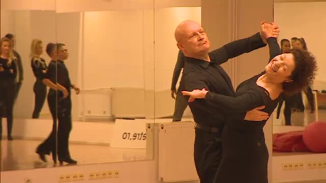 Milionarul român care stă la bloc și merge cu metroul la birou. Realizează cel mai cumpărat produs românesc în lume