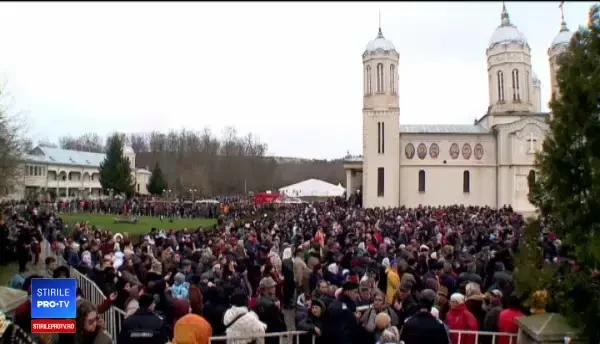 Sfântul Andrei, pelerinaj al luminii la Galați. Semnificația manifestării