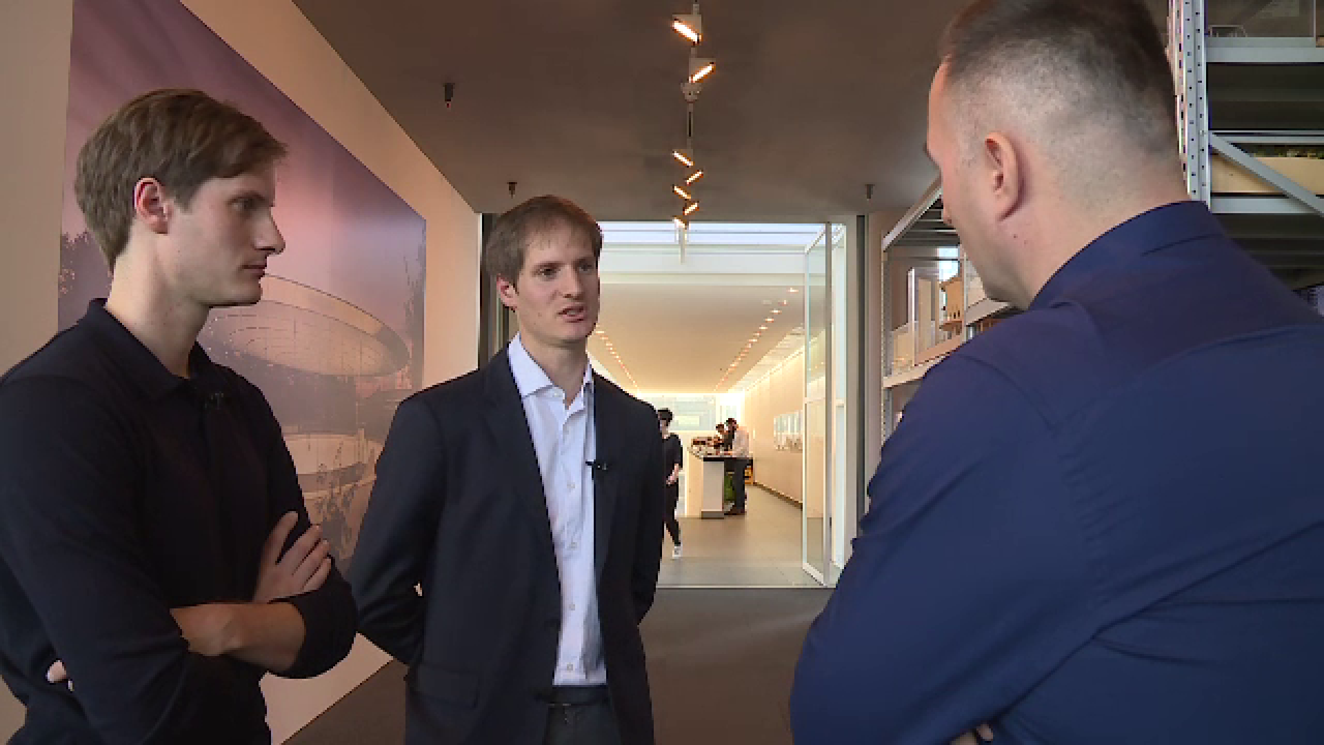 Gemenii români care desenează viitoarele orașe ale Planetei. De numele lor se leagă și sediul futurist al gigantului Apple