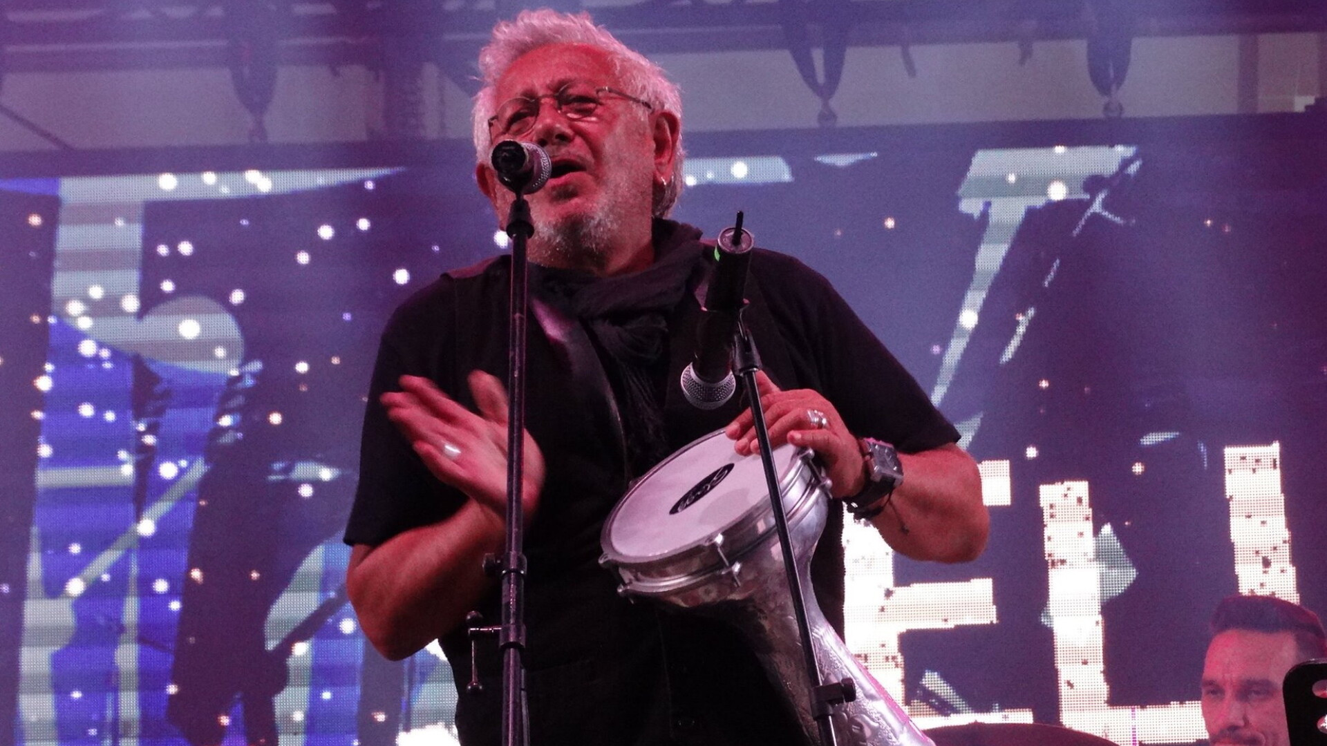 Lipan Ţăndărică refuză să cânte la Târgul din Piaţa Victoriei: ”Este piaţa celor care doresc să se manifeste”