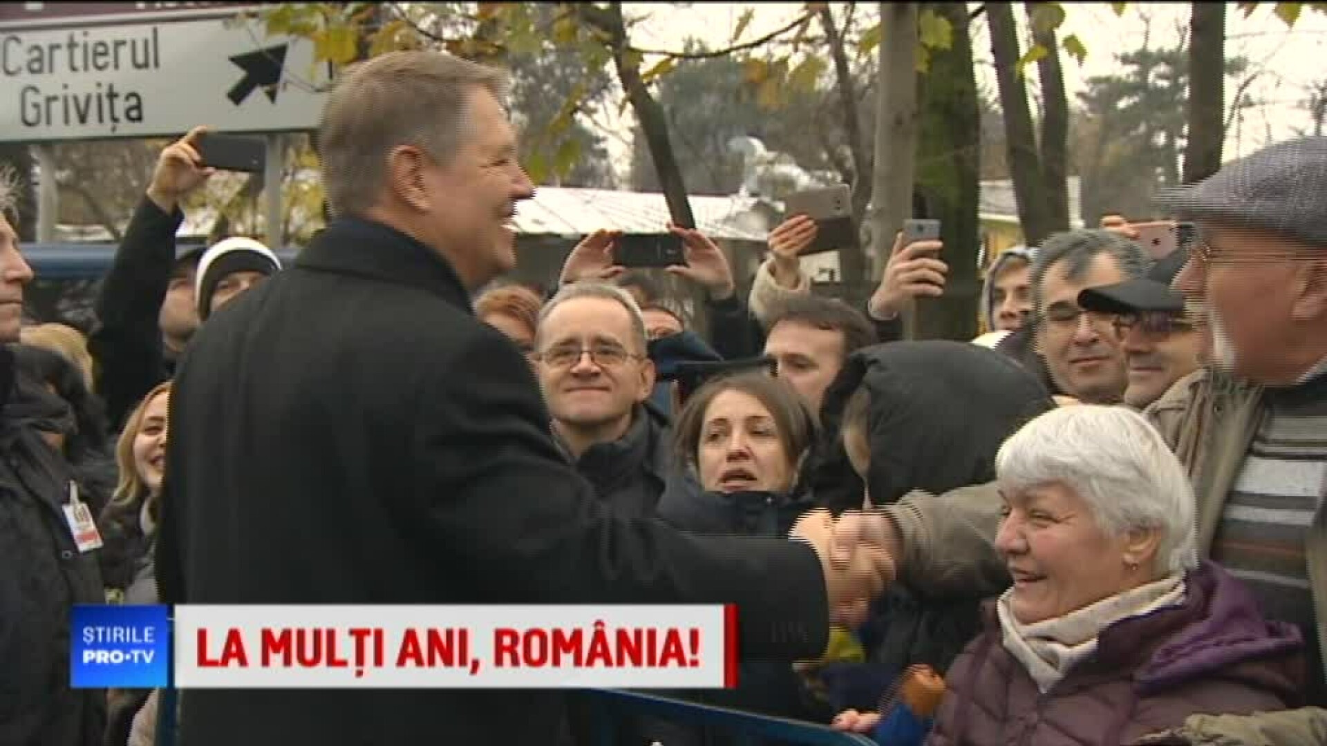 Klaus Iohannis, baie de multime
