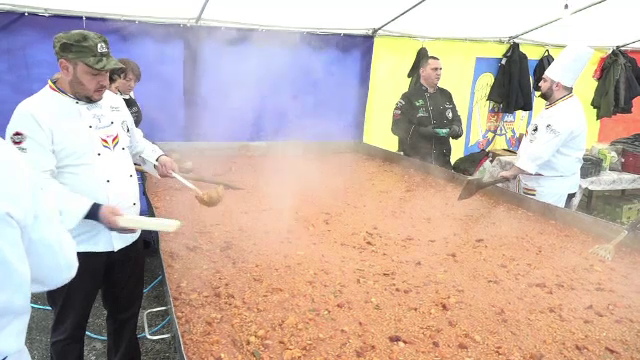 10.000 de porții de varză și fasole s-au împărțit în Slatina, de Ziua Națională