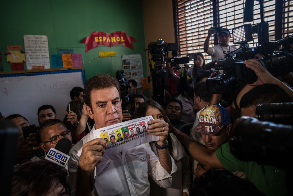 Stare de urgenţă în Honduras, după ce oamenii au ieşit în stradă acuzând fraudarea alegerilor