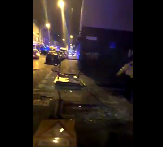 O mașină a izbit o mulțime de pietoni, în Londra: 5 răniți