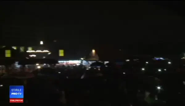 3.000.000 de luminițe, în formă de ie, clop sau horă, au fost aprinse în Capitală