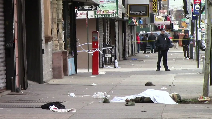 O mașină a intrat într-o mulțime din New York: cel puțin un mort