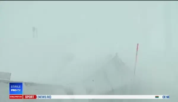 Cod portocaliu de ninsori în sudul Europei. Plajele mediteraneene, acoperite de zăpadă