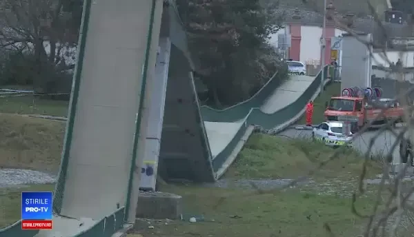 Un pod de beton s-a prăbușit, în Praga. Mai mulți pietoni au căzut în apă