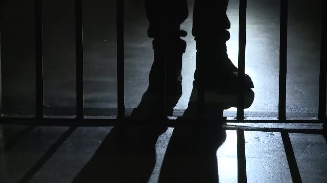 Şi-a violat mama după ce a ieşit cu "marea eliberare". Omul fusese închis pentru aceeaşi faptă