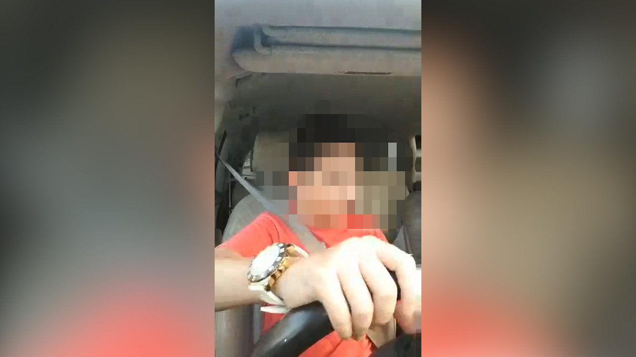 Un minor român a transmis live momentul în care conducea un autoturism de teren