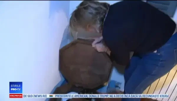 Povestea unei fotografii cu un băiețel rus, în prima zi de școală. Cum l-a căutat o fotografă pe cel din poză