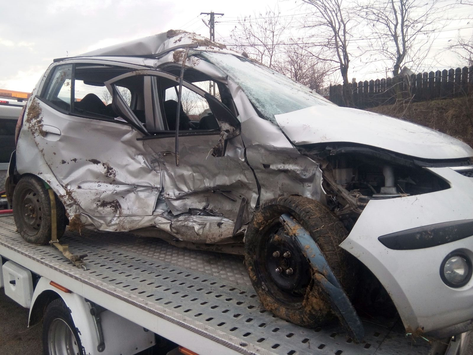 Accident mortal pe o șosea din Iași. Șoferița, o tânără de 21 de ani, a murit