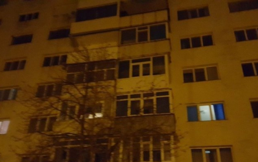 O femeie s-a spânzurat în balconul apartamentului său din Iași