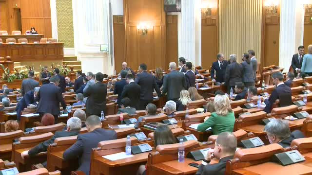 Legea salarizării, modificată din nou. Bani în plus sau zile libere pentru mai mulți bugetari