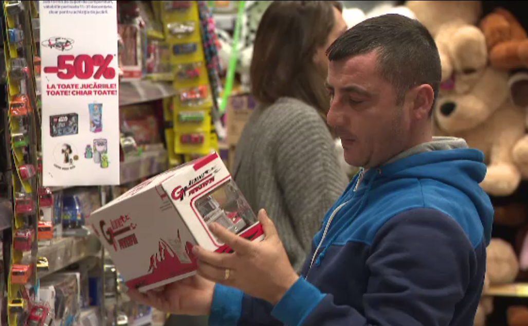 De ce în unele magazine nu primim banii înapoi la returnarea unui produs. ANPC ia în vizor operatorii