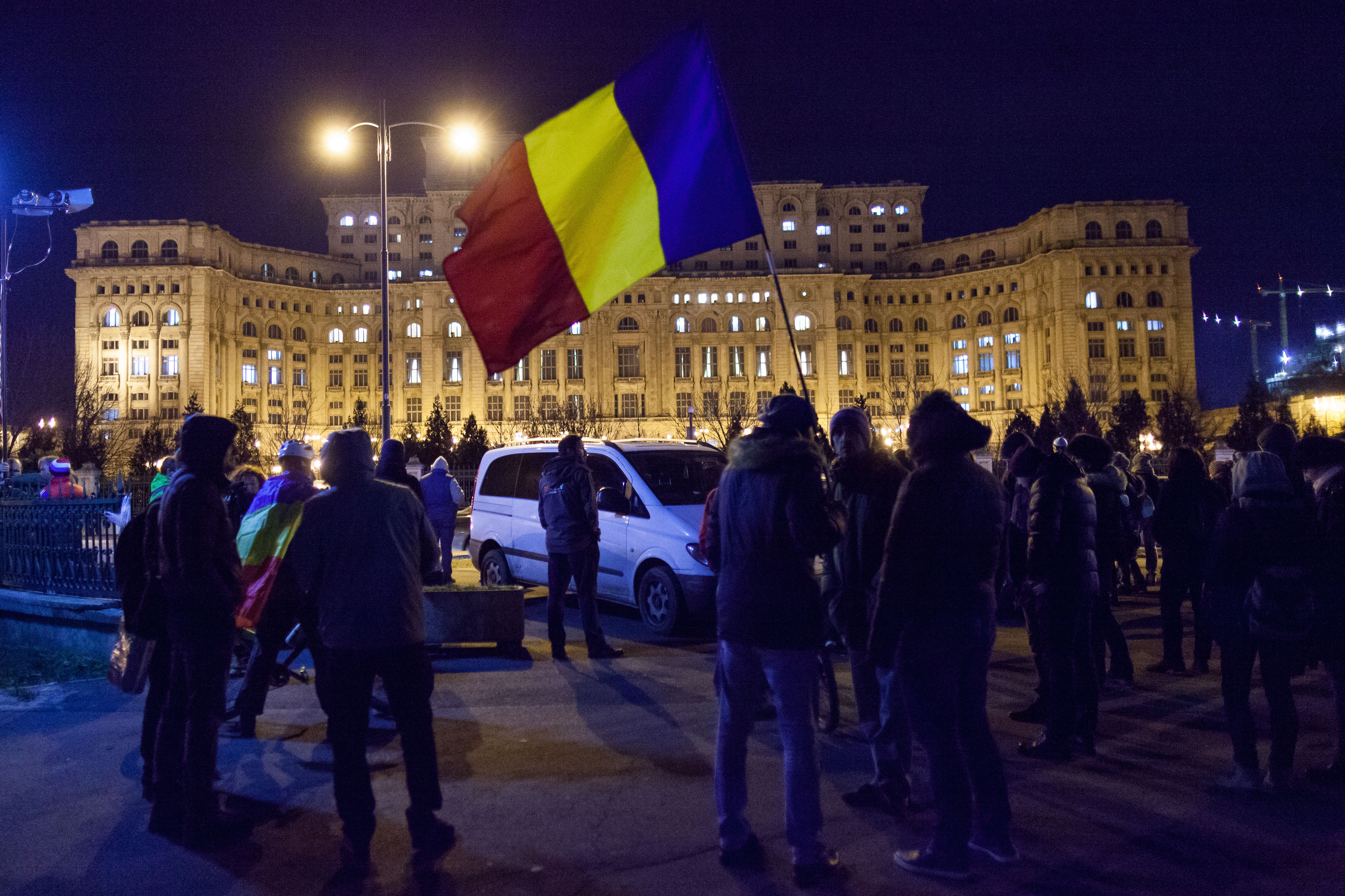 Imaginea devenită virală după protestul de la Parlament. Reacțiile internauților