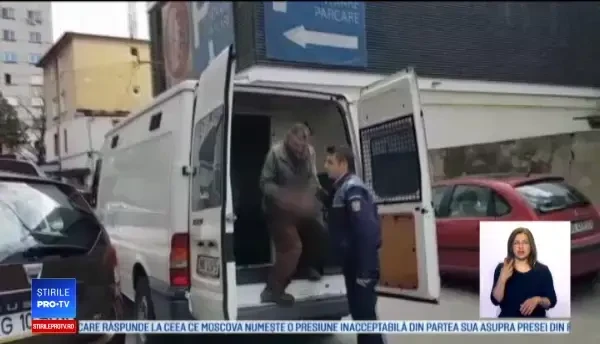 Bărbat din Argeș, arestat după ce și-a înjunghiat soția